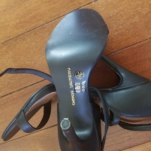 Chinese Laundry shoes - Picture 3 of 3